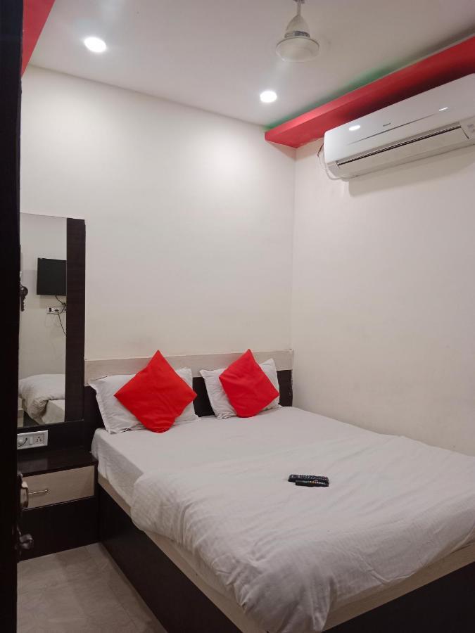 Hotel Nahta Palace Ujjain Exteriör bild